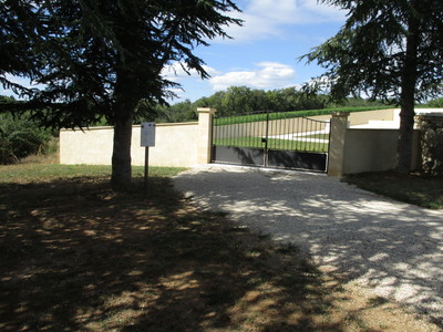 Photographie du portail du cimetière